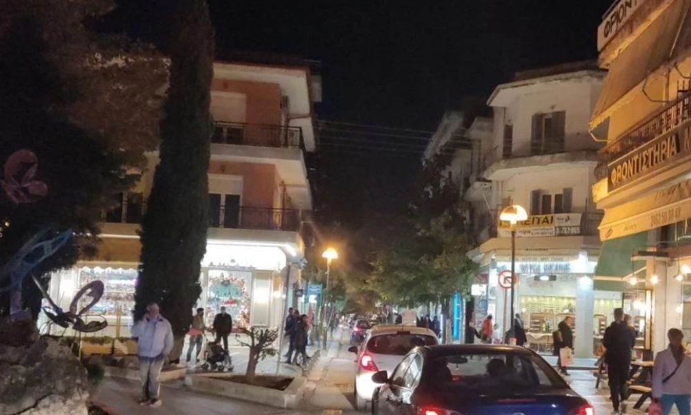 Στους δρόμους κομμωτές και κουρείς για τα μέτρα της κυβέρνησης
